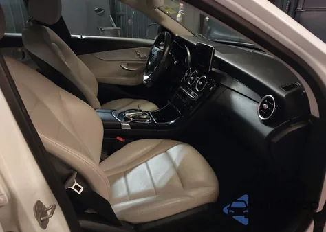 2016 Mercedes-Benz C 300 4Matic из США, поврежденный, VIN 55SWF4KBXGU111860